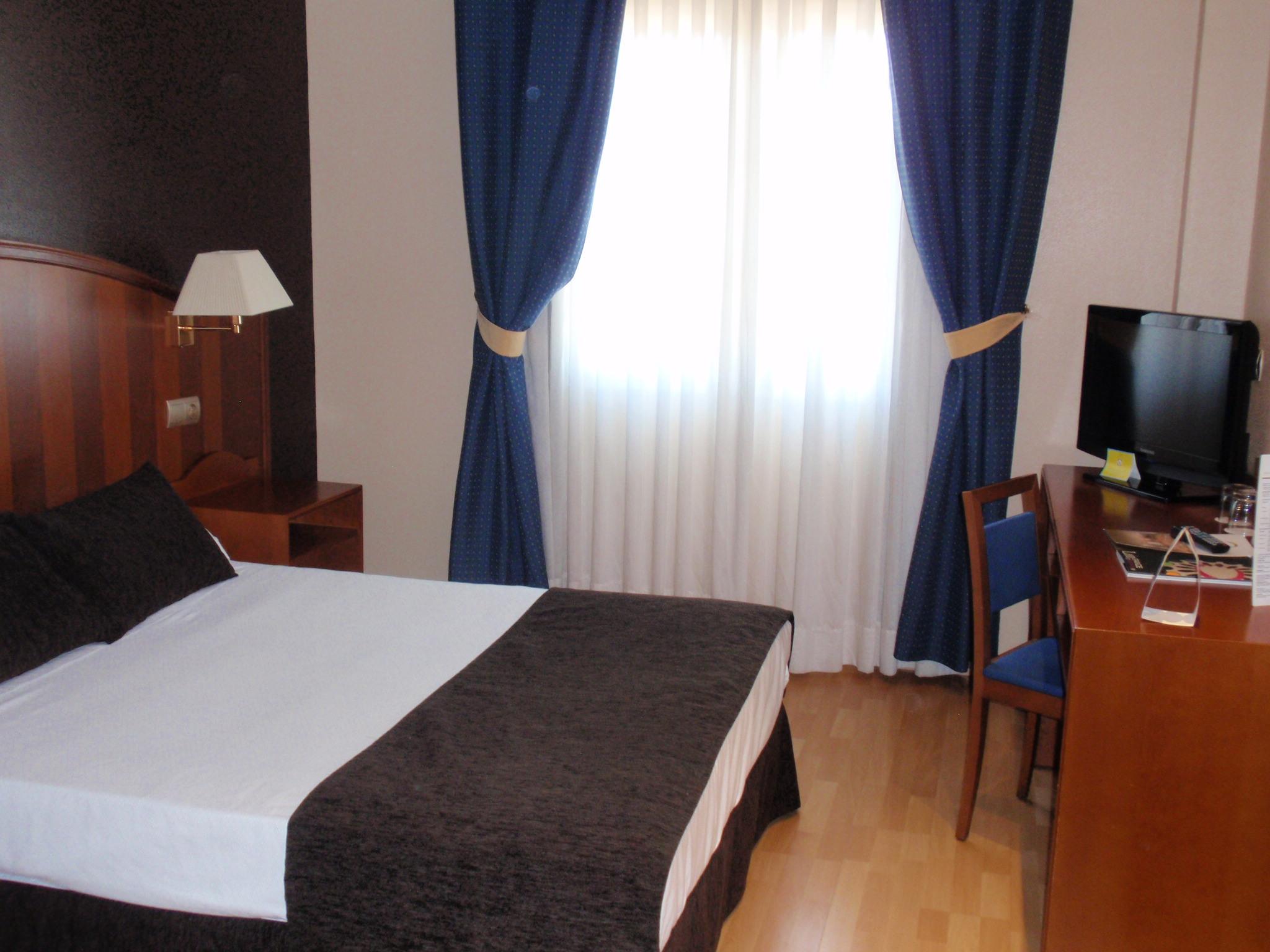 Ponferrada Plaza Hotel Ngoại thất bức ảnh