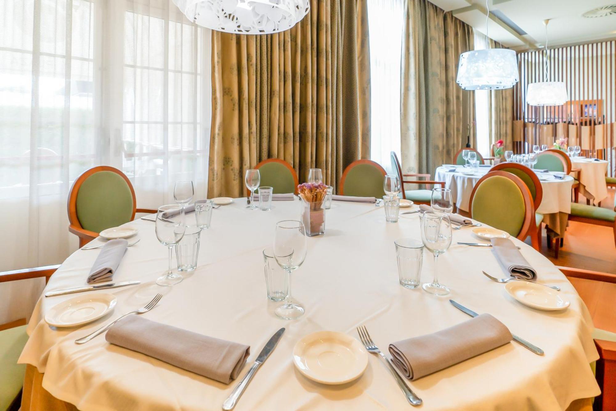 Ponferrada Plaza Hotel Ngoại thất bức ảnh